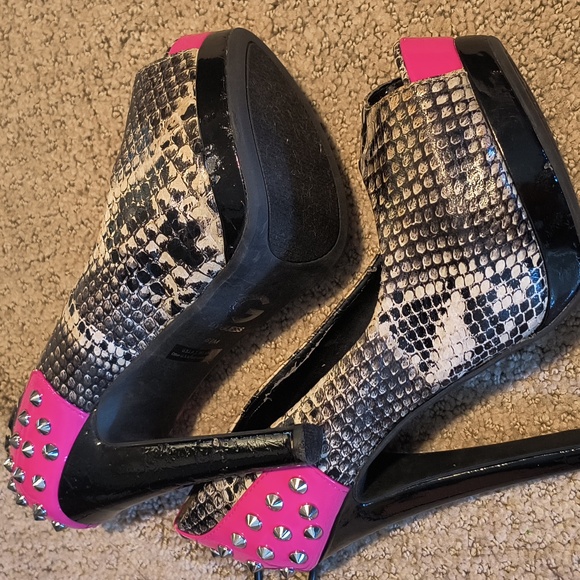 Guess Snake skin sky high heels - Picture 5 of 5